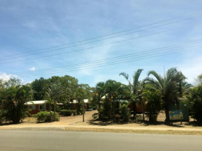 Moore Park Beach Huts, Black Creek